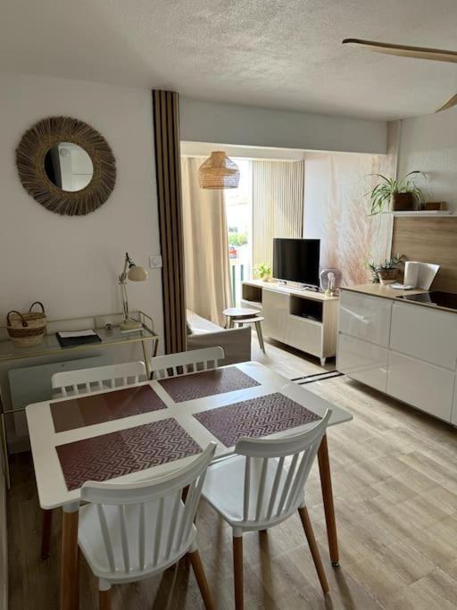 Mon Appart A La Plage, Piscine, Wifi, Tv Frontignan Exterior photo